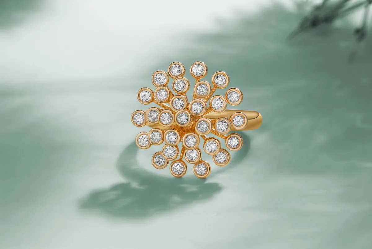 Gold diamond ring